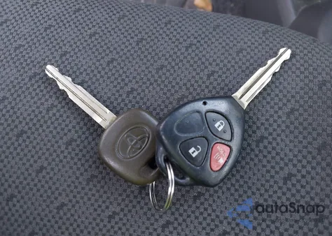 2009 Toyota Yaris из США, поврежденный, VIN JTDJT903695263538